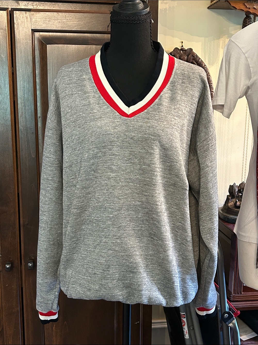 1970’s Russel Athletics “Gold Label” Sz L V-Neck Heather Grey Sweatshirt